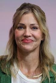 Donna Gueterman's Instagram, Twitter & Facebook