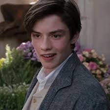 𝖳𝖾𝗐𝗄𝖾𝗌𝖻𝗎𝗋𝗒💟 📽: 𝖤𝗇𝗈𝗅𝖺 𝖧𝗈𝗅𝗆𝖾𝗌