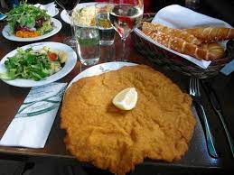 figlmuller best wiener schnitzel in vienna bonvoyageurs wiener schnitzel wiener vienna