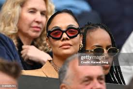 134 Tessa Watches Fotos und hochauflösende Bilder