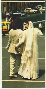 Pearl jam singer eddie vedder's wife, jill vedder, has shared a new photo on her official instagram page and showed her social distancing in a little bit different way. Eddie Vedder And Beth Liebling Dating Gossip News Photos