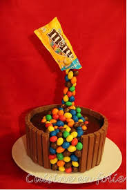 Gravity Cake Aux M M S Gateau Anniversaire Chocolat Idee Gateau Gateau Gravity