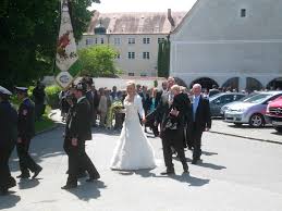 Vorwiegend mit der bildung und lebensbegleitung behinderter kinder, jugendlicher und junger erwachsenen befasst, führt es die von der schwesterngemeinschaft 1854 begonnene tradition der gelebten solidarität mit gesellschaftlich benachteiligten menschen fort. Startseite Gaststaette Franz Pfeil S Webseite