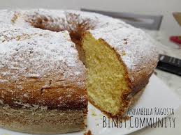 Oggi vi propongo la ricetta del gelato allo yogurt con il bimby, semplice e veloce da realizzare con soli tre ingredienti. Ciambella Allo Yogurt