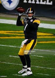Ben Roethlisberger Of The Pittsburgh Steelers In Action Against The Pittsburgh Steelers Football Pittsburgh Steelers Steelers
