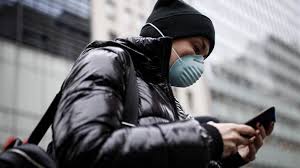 Στο «τραπέζι» του υπουργείου ανάπτυξης έχουν μπει μια σειρά από μέτρα προκειμένου να αντιμετωπιστεί το πρόβλημα και να μην αναγκαστεί η κυβέρνηση να κλείσει ξανά τα καταστηήματα. Phre Fwtia To 8998 Logw Twn Sms Anamenoyn 200xil Mhnymata Mexri To Kerfioy