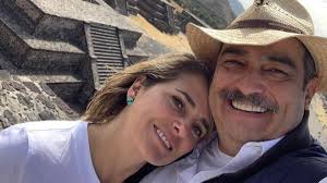 Omar Fierro estrena romance con productora colombiana