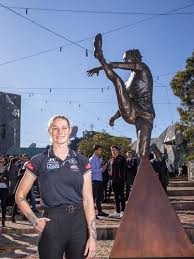 When the kids of today saw that photo of tayla, and when they see this statue, they shouldn't see gender. Afl Finals 2019 Jaw Dropping Photo Trumps Iconic Tayla Harris Kick Herald Sun