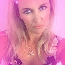 Sharon Dowden (@Candy_ShazzaD)