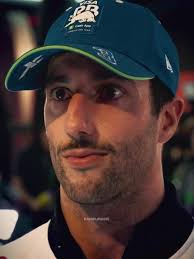 THE HAND, he taught me to see the good side of things :) #DANIELRICCIARDO  #danielricciii #formula1 #ricciardo #f1tiktok #f1 #DR3 #danielricciardoedit  #fyp