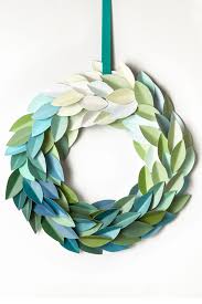 There are plenty of diy wreath ideas for the creatives out there, too. 72 Diy Christmas Wreaths How To Make A Holiday Wreath Craft