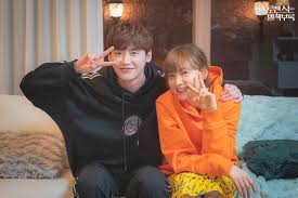 Cha eun ho (lee jong suk) is a genius. Review Drama Korea Romance Is A Bonus Book Untuk Yang Jatuh Hati Pada Lee Jong Suk Dan Buku Elga Maulina Putri