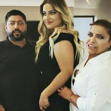 Bir sene sonra kızı birgül'ü kucağına alan kibariye. Kibariye Nin Torunundan Ilk Fotograf Geldi Hik Demis Dedesinin Burnundan Dusmus Foto Galerisi