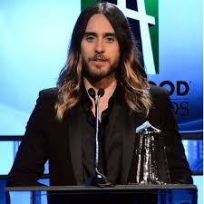 Any of various calendrical units based on the time the earth takes to revolve once around the sun, especially: Jared Leto Uberrascht Uber Nominierungen Gala De