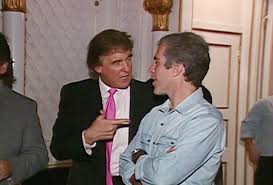 Im prozess gegen die vertraute des sexualstraftäters jeffrey epstein hat eine zeugin ausgesagt. Was Weiss Jeffrey Epstein Uber Donald Trump