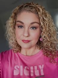 Jane Molloy (@missjaneo) • Instagram photos and videos