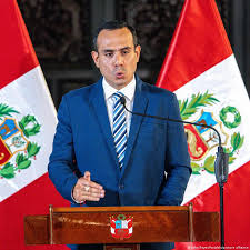 Cuatro candidatos buscan presidir Perú tras censura a Jerí