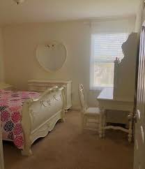 Disney princess bedroom furniture cherry. Used Disney Princess Bedroom Furniture Set Ebay