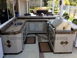 Our design experts will review and discuss all your design ideas with you. Barbecue Islands By Surrounding Elements Custom Outdoor Barbecue Islands And Bbq Island Grills And Accessories By Fire Magic Alfresco Lennox Majestic