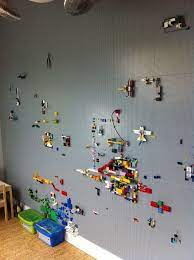 See more ideas about lego storage, lego, lego room. Tolle Idee Fur Ein Kinderzimmer Eine Lego Wand Adolescente Ein Eine Fur Idee Kinderzimmer Legowand Tol Kid Room Decor Playroom Design Lego Room