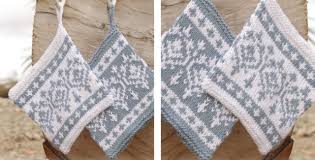 While two colors give this a classic look, you can also use more colors for a rainbow potholder. Refreshing Knitted Potholders Free Knitting Pattern