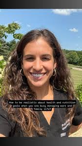 Melissa Kresge's Instagram, Twitter & Facebook