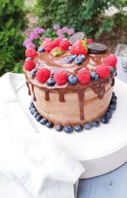 Einfache Schokoladentorte Mit Beeren Rezept Torten Schokoladen Torte Und Schokoladentorte