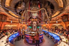 Oga S Cantina Reservation Tips For Star Wars Galaxy S Edge At Disneyland