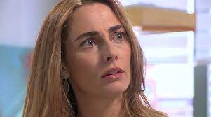 La actriz javiera díaz de valdés se refirió a los inesperados giros que ha tenido la teleserie de mega, tras participar por cerca de un año. Agustina Sigue Con Vida 2018