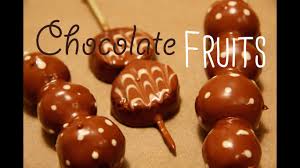 Erst dienen sie als raffinierte deko für tisch oder buffet, anschließend machen sie kleine und große. Quick Diy Party Schoko Frucht Pralinen Youtube