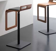 24 Modern And Elegant Kitchen Bar Stools To Inspire You Striking Bar Stools With Black Metal Ba Bar Chairs Design Contemporary Bar Stools Designer Bar Stools