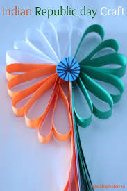 Simple Indian Republic Day Craft Idea Made This Beautiful Paper Flower With The Tricolor Of Indian Flag Flag Crafts Independence Day Activities India Crafts