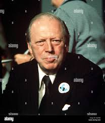 Neave hi-res stock photography and images