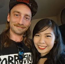 My niece is flying in for Thanksgiving and it also happens to be her  birthday that same week. She loves thrift shopping but I don't know where  to take her. She's 19,