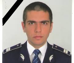 Poliţistul care s-a împuşcat în cap de Bobotează, în casa logodnicei, a  murit. Motivul sinuciderii rămâne necunoscut