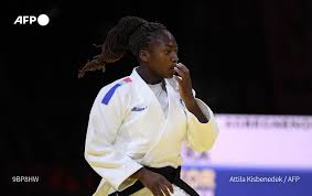 La française clarisse agbegnenou a remporté mercredi son cinquième titre mondial, le quatrième d'affilée, en battant la slovène andreja leski par ippon en finale des championnats du monde de budapest… Ezutqw9zujhemm