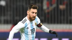 Potongan rambut yang memotong hingga tipis bagian samping dan belakang kepala dan membiarkan rambut bagian atas tetap panjang. Usai Piala Dunia 2018 Apakah Lionel Messi Pensiun Simak Pernyataan Ini Surya Malang