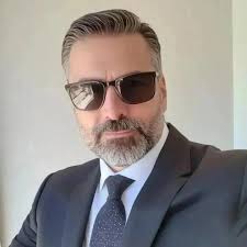 comenté tu foto de perfil Lamento hacer un comentario público, pero esta es  la única forma de comunicarme contigo, porque estoy plenamente consciente  de que enviarte un mensaje sin permiso es una