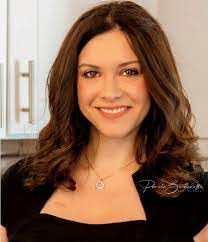 Deborah Hufnagel's Instagram, Twitter & Facebook