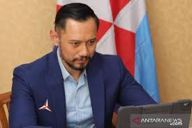 Agus harimurti yudhoyono (ahy) mengunggah foto truk yang ada gambar dirinya di akun. Ahy Tidak Mudah Melawan Musuh Yang Tak Terlihat Jpnn Com