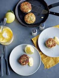 James Martin S Smoked Haddock Herb Fish Cakes With Quick Hollandaise In 2020 Fish Cake Recipes James Martin Recipes