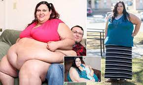 A lady fetishizing to reach 1000 lbs
