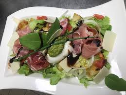 Cuisse De Canard Confite Gratin Dauphinois Sauce Cepes Picture Of La Table De Lydie Nimes Tripadvisor