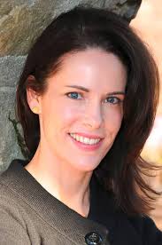 Certain Age : Williams, Beatriz: Amazon.in: Books