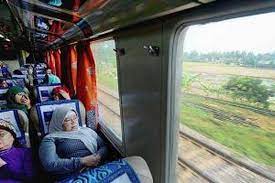 Jika kereta sdh di lelong perlu lagi pemilik membayaran baku. Beli Tiket Kereta Api Tak Perlu Capai Antre
