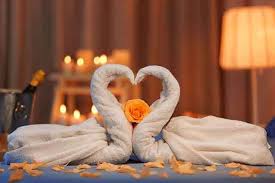 Learn how to decorate romantic bedroom ideas for married couples in a simple and original way. Wedding First Night Romantic Bedroom Decoration Ideas Femina In