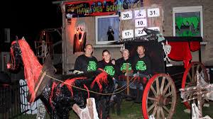 Wer oder was hat den mann in seiner gewalt? Das Haus Des Schreckens Lehrt Den Halloween Fans Das Furchten Bergkamen