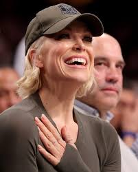 The episode where Zava joins the team and is first addressing everyone in  the locker room. And Ted keeps sliding over from behind him when he moves.  Cracks me up every time! |