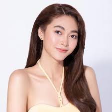 Nwe Win's Instagram, Twitter & Facebook