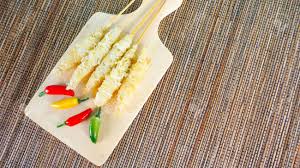 Dibuat 3,5 jam lamanya, seperti ini penampakan telur gulung rp 150 ribu. Telur Gulung One Of Indonesia Popular Street Food Served On Wooden Cutting Board Stock Photo Picture And Royalty Free Image Image 163004642